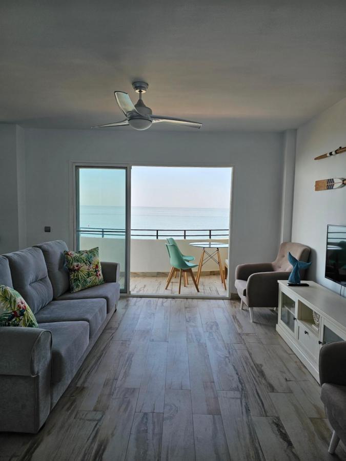 Appartamento Moderno piso céntrico frente al mar con gran terraza Rincón de la Victoria Esterno foto