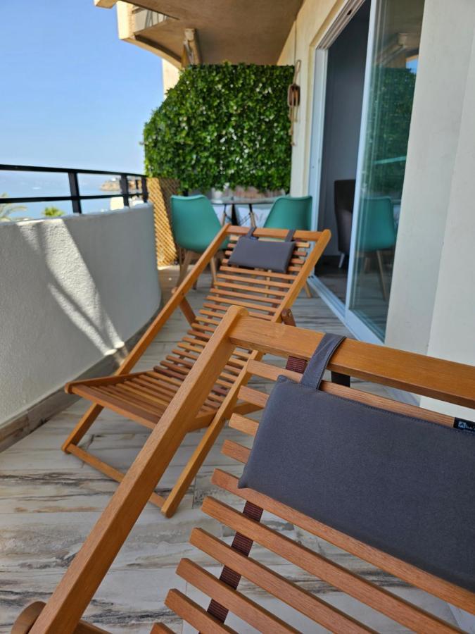 Appartamento Moderno piso céntrico frente al mar con gran terraza Rincón de la Victoria Esterno foto