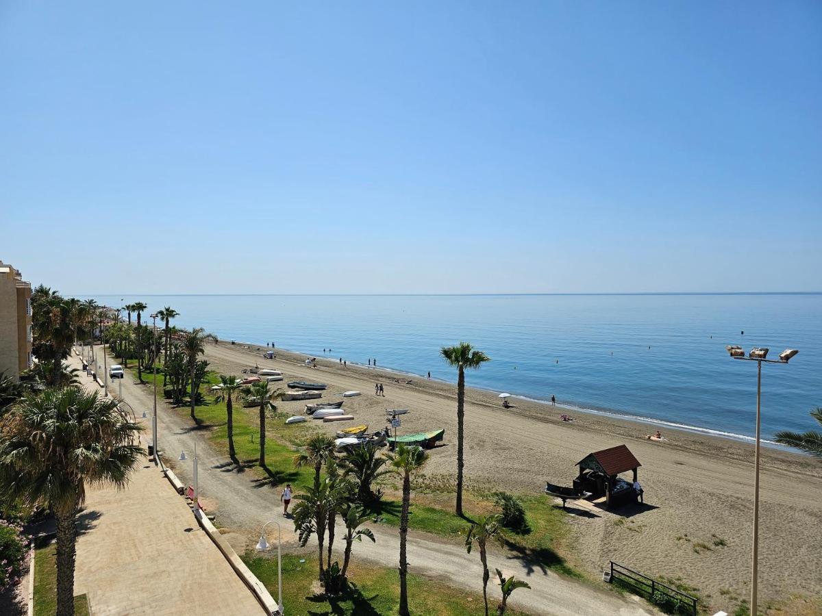 Appartamento Moderno piso céntrico frente al mar con gran terraza Rincón de la Victoria Esterno foto