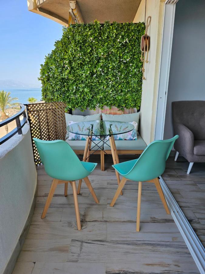 Appartamento Moderno piso céntrico frente al mar con gran terraza Rincón de la Victoria Esterno foto