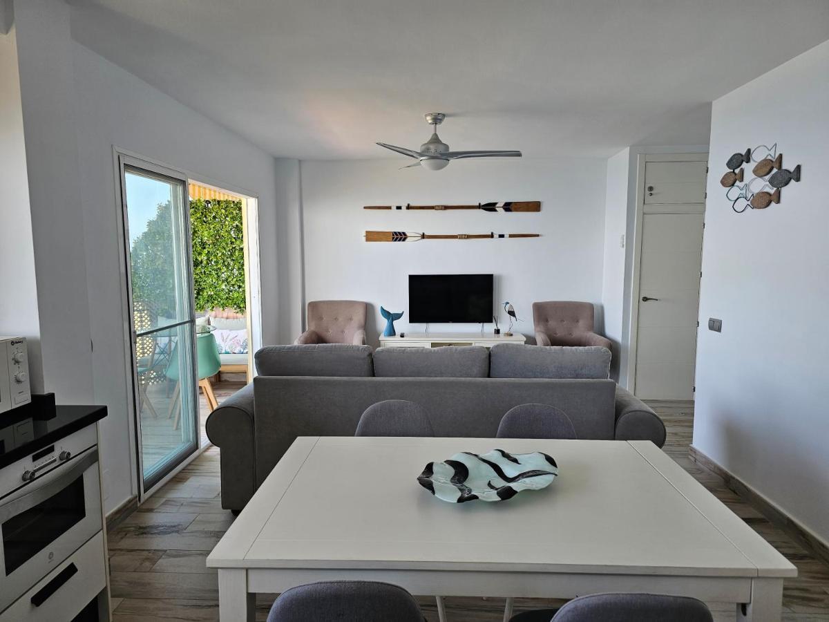 Appartamento Moderno piso céntrico frente al mar con gran terraza Rincón de la Victoria Esterno foto